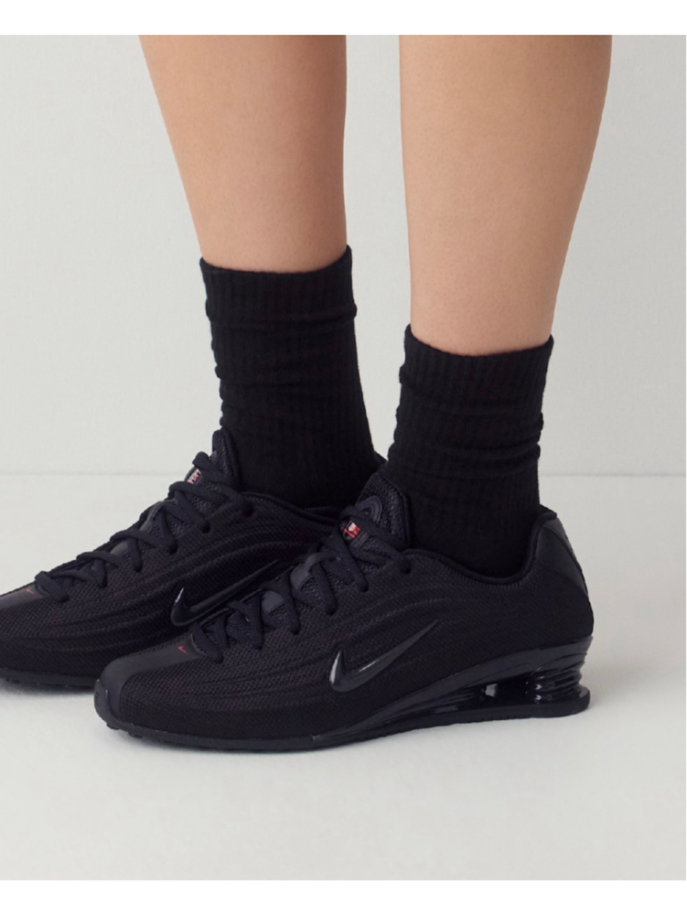 New Nike Shox Z Black/Black/University Red in Women’s 5.5 Box has no lid